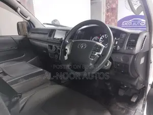 Toyota HiAce 2021 White