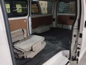 Toyota HiAce 2021 White
