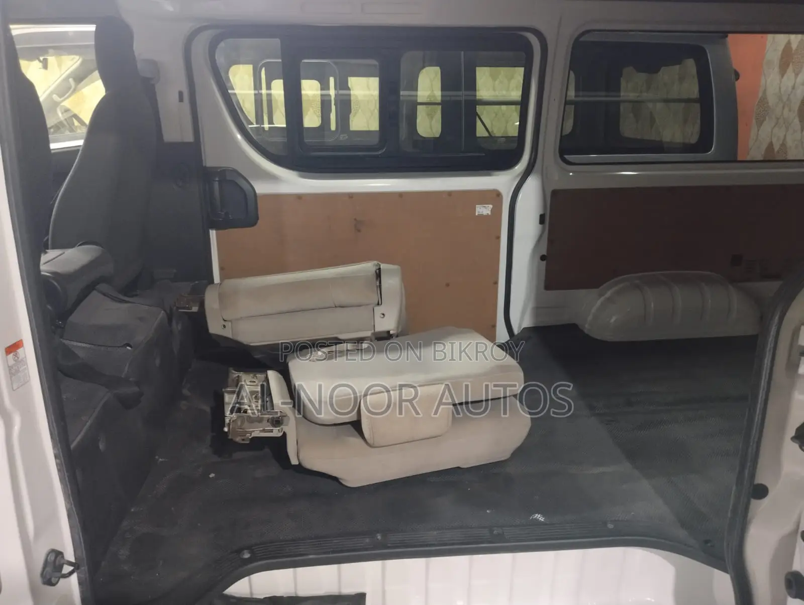 Toyota HiAce 2021 White