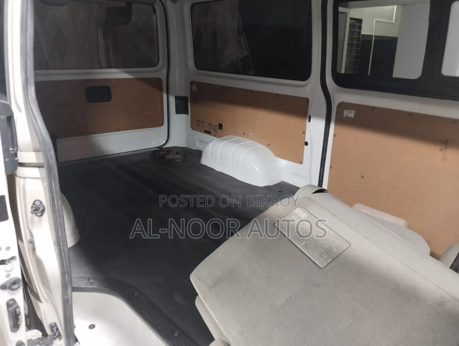 Toyota HiAce 2021 White