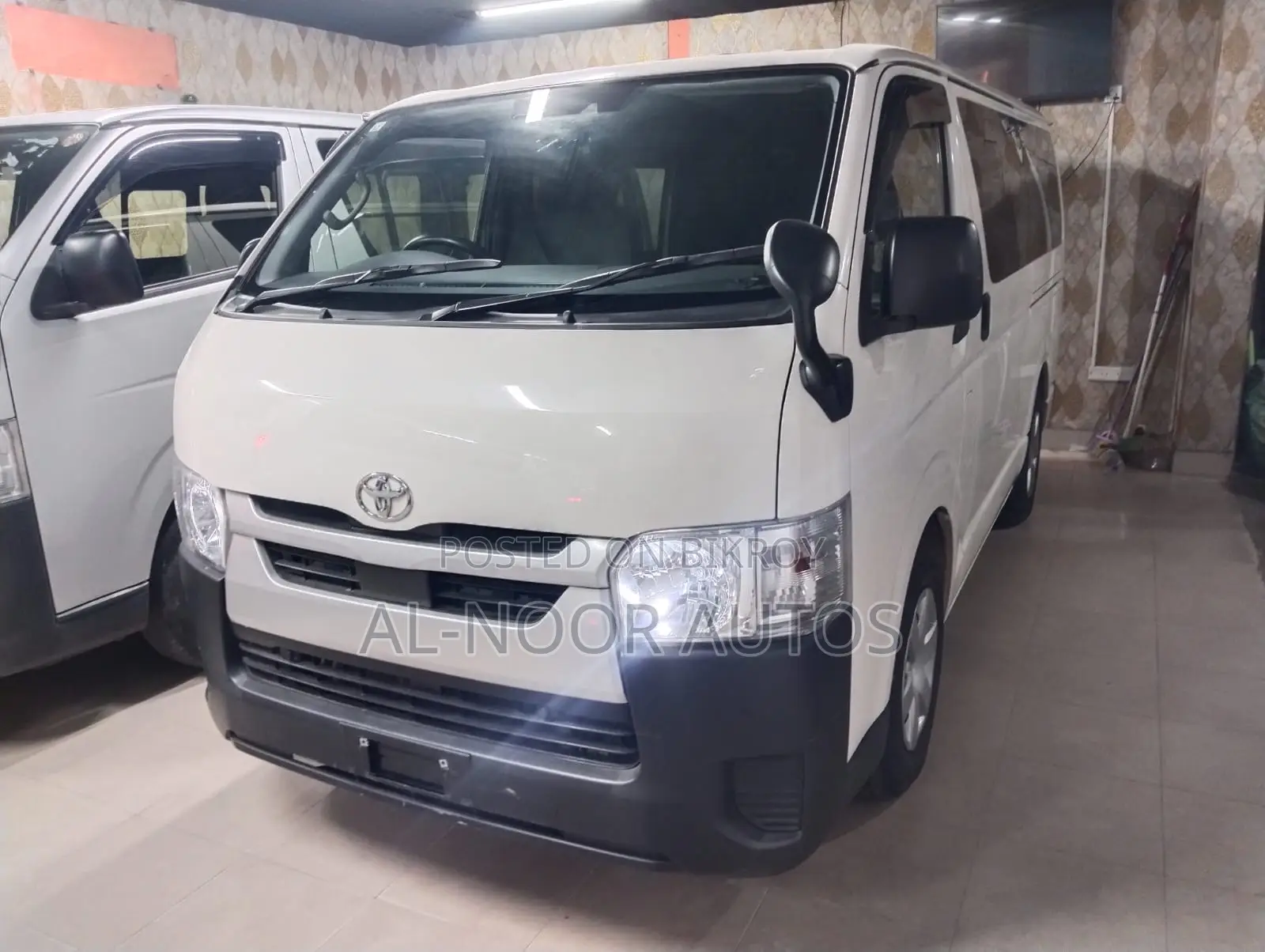 Toyota HiAce 2021 White