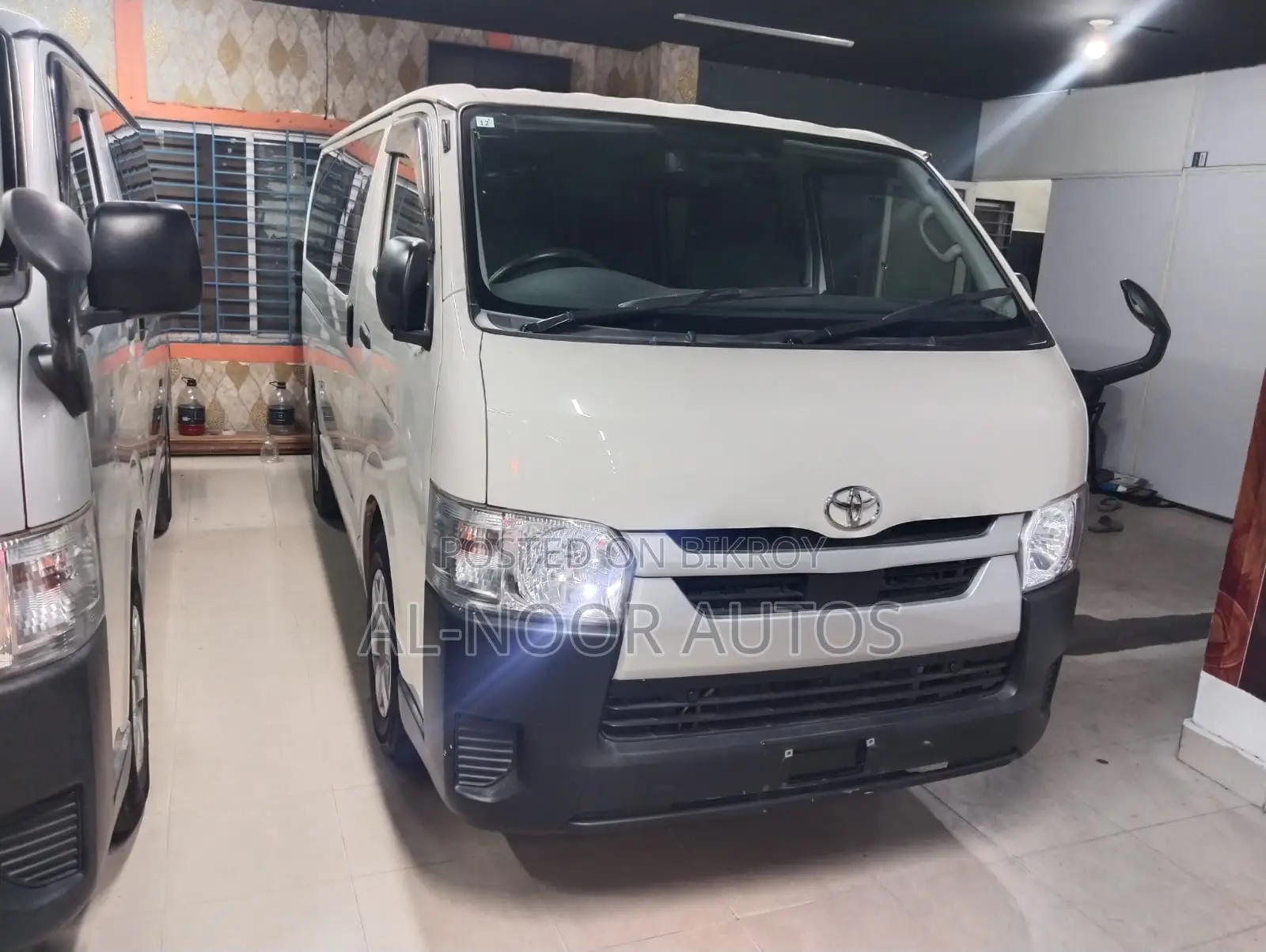 Toyota HiAce 2021 White