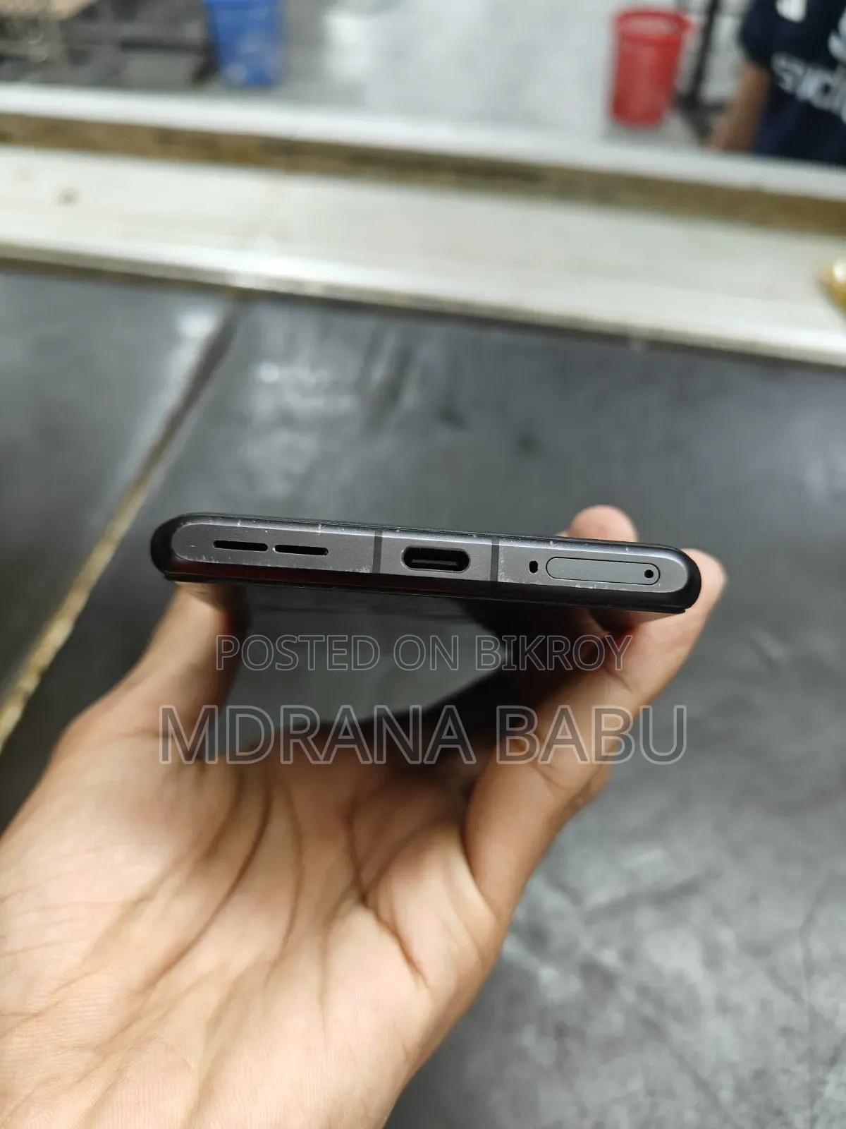 ওয়ানপ্লাস ১২আর ২৫৬ জিবি ব্ল্যাক