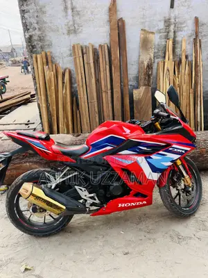 Honda CBR 2021 Red