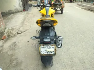 Suzuki Gixxer 2023 Yellow