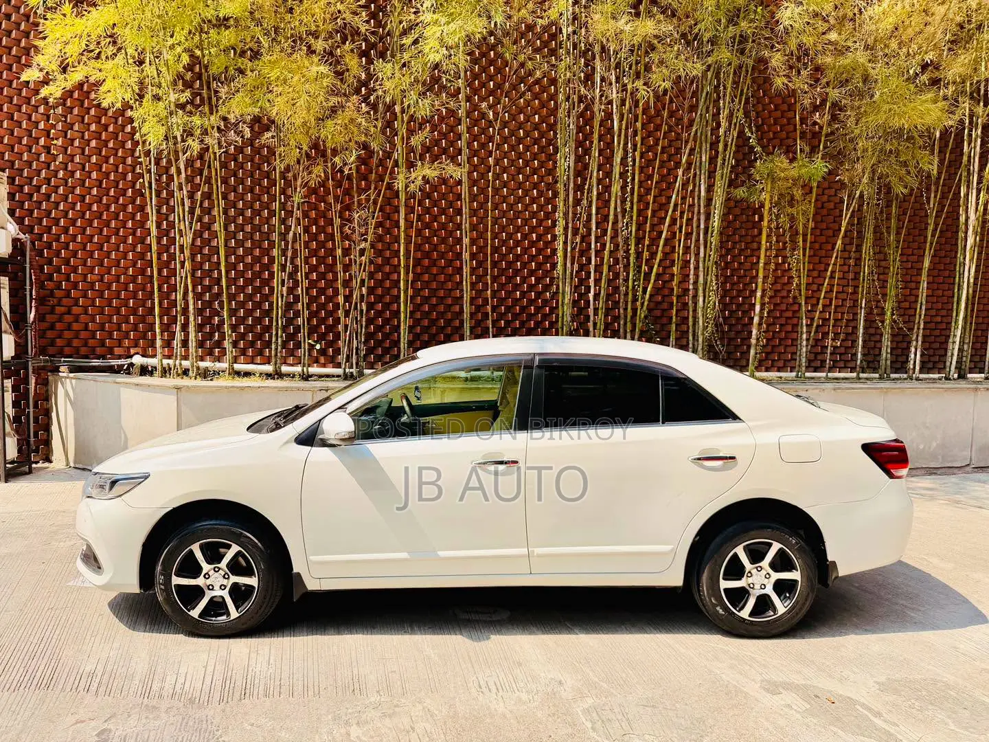 Toyota Premio 2018 Pearl