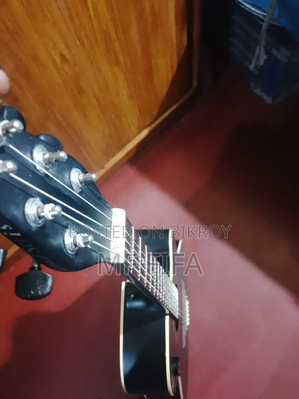 গিটার মাত্র ৩০০০