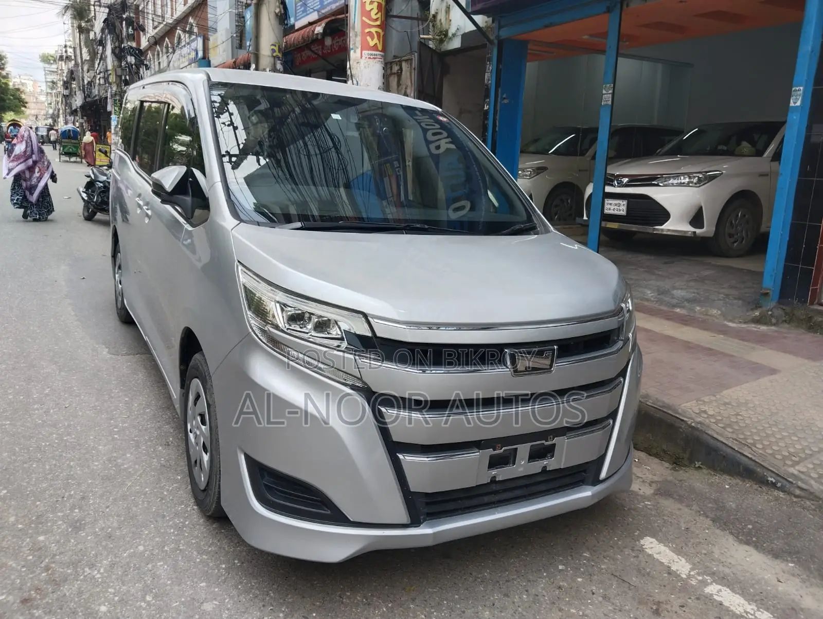 Toyota Noah 2.0 FWD (8 Seater) 2021 Silver