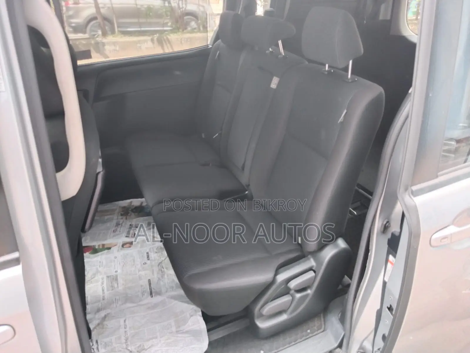 Toyota Noah 2.0 FWD (8 Seater) 2021 Silver