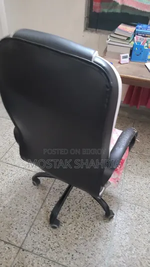 অফিস এক্সিকিউটিভ চেয়ার