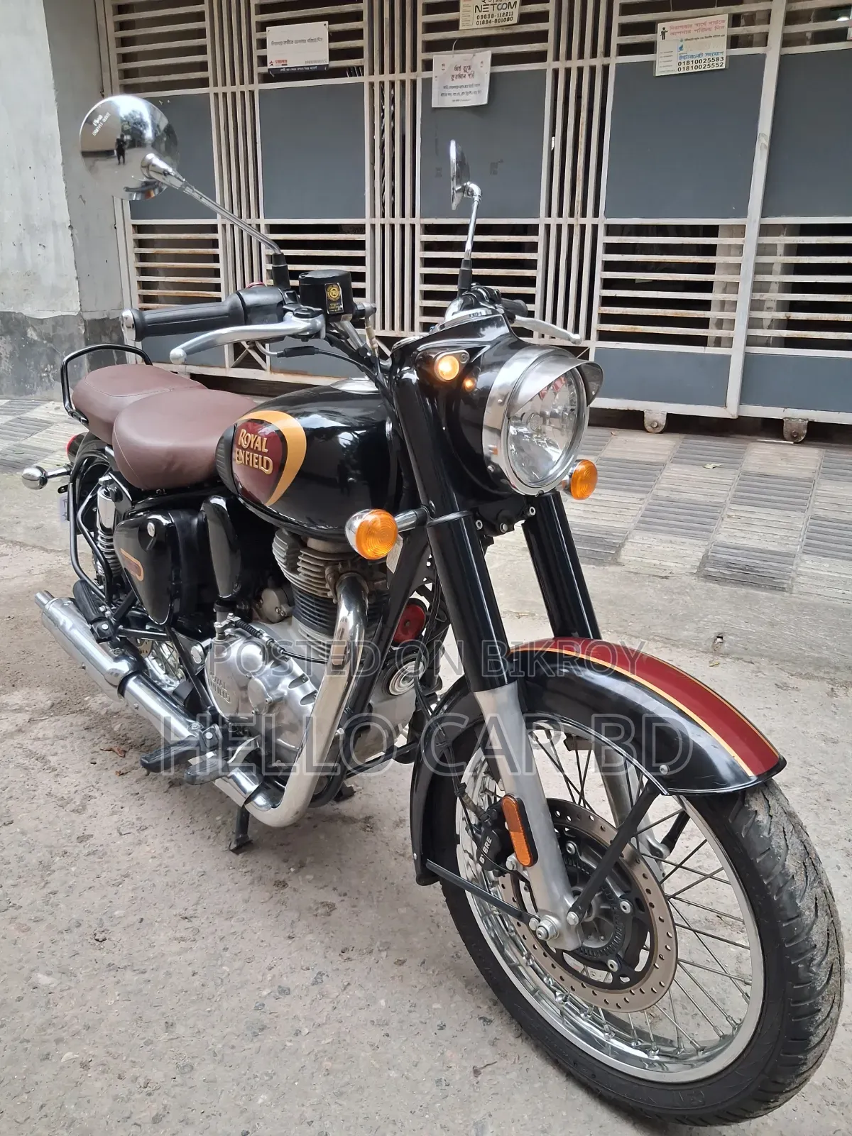 রয়াল এনফিলড ক্লাসিক ৩৫০ ২০২৫ ব্ল্যাক