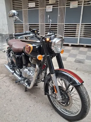 রয়াল এনফিলড ক্লাসিক ৩৫০ ২০২৫ ব্ল্যাক