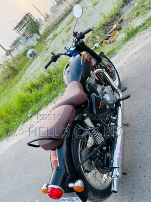 রয়াল এনফিলড ক্লাসিক ৩৫০ ২০২৫ ব্ল্যাক