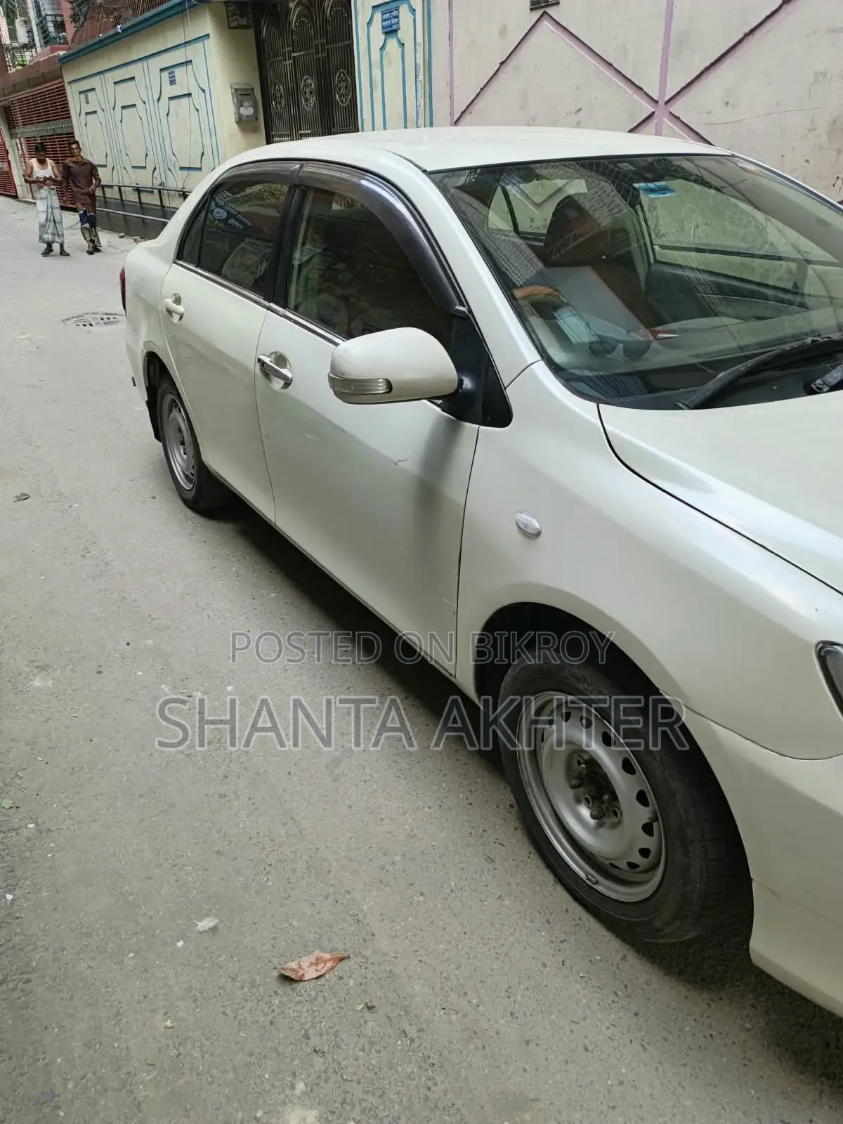 টয়োটা এক্সিও ২০১২ অফ হোয়াইট