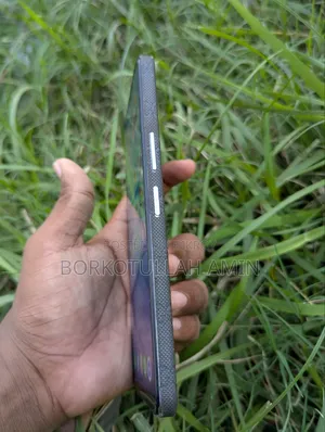 আইকিউওও ১২৮ জিবি ব্লু