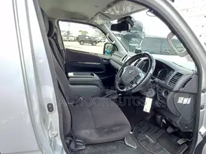 Toyota HiAce 2021 Silver