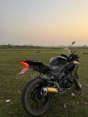 ইয়ামাহা আর১৫ ভি৩ ২০২১ ব্ল্যাক
