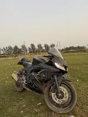 ইয়ামাহা আর১৫ ভি৩ ২০২১ ব্ল্যাক