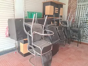অফিস চেয়ার, টেবিল এবং সোফা বিক্রয়ের জন্য