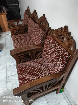 আসবাবপত্র সম্পূর্ণ ভালো অবস্থায়