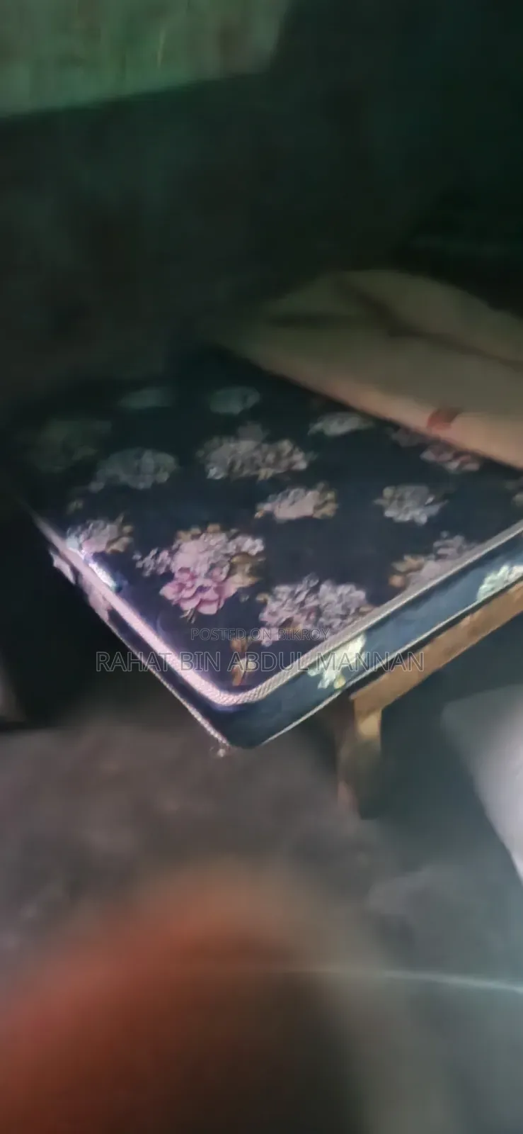 নতুন চৌকি এবং ম্যাট্রেস