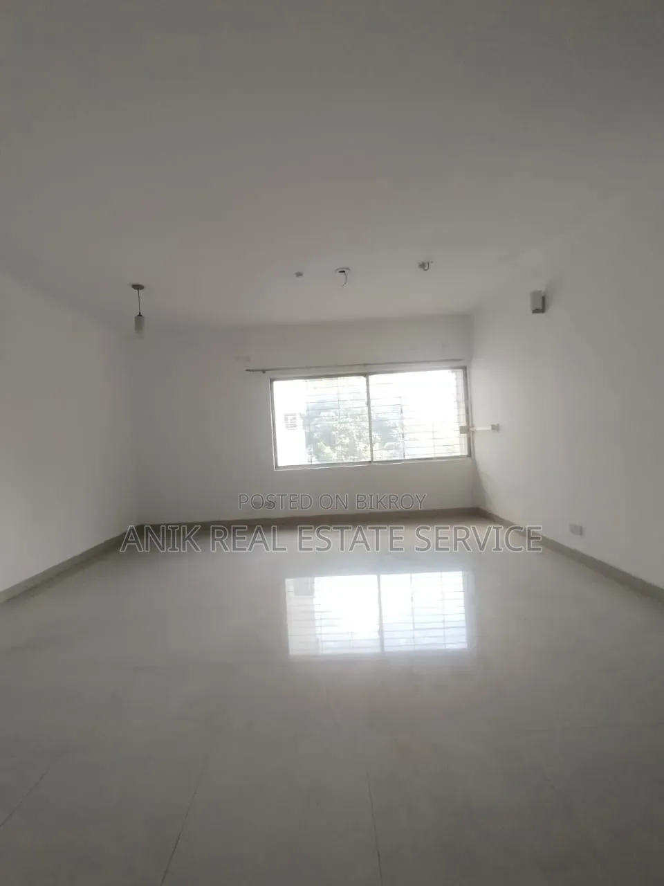 বারিধারার অনিক রিয়েল এস্টেটে ৪ বেডরুমের অ্যাপার্টমেন্ট ভাড়া