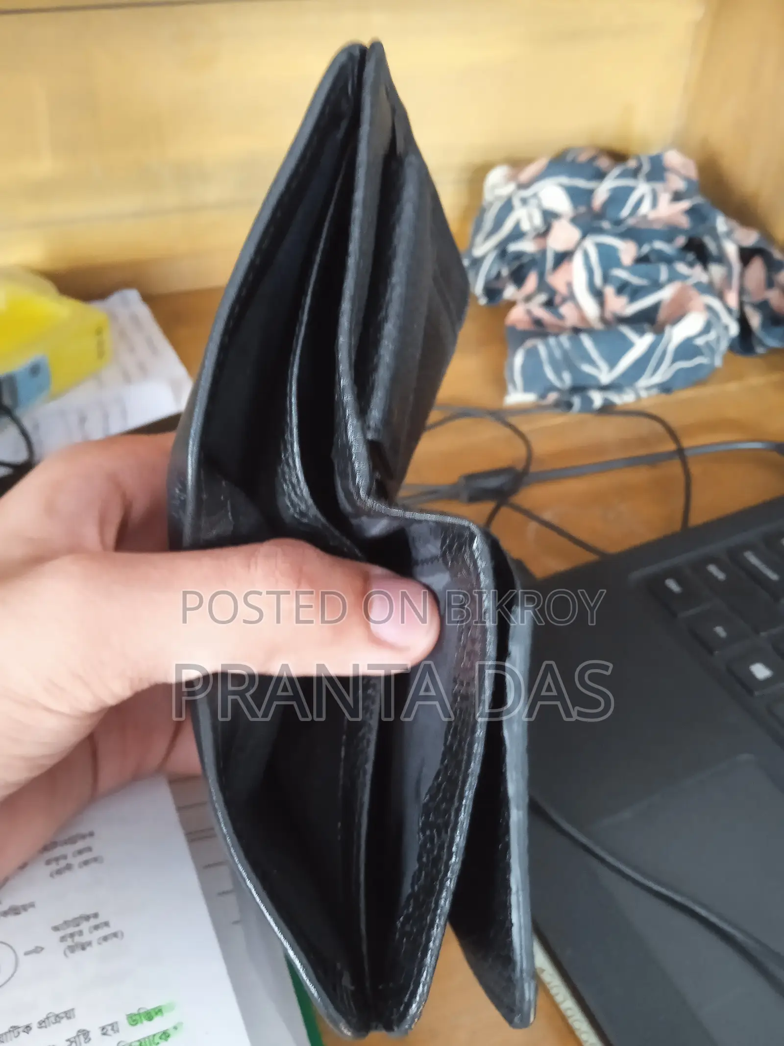 জেনুইন ব্ল্যাক লেদার মানি ব্যাগ