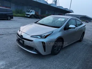 টয়োটা প্রিউস ২০২১ বেইজ