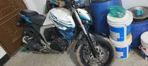 যামাহা এফজেডএস ভি২ ২০১৮ হোয়াইট