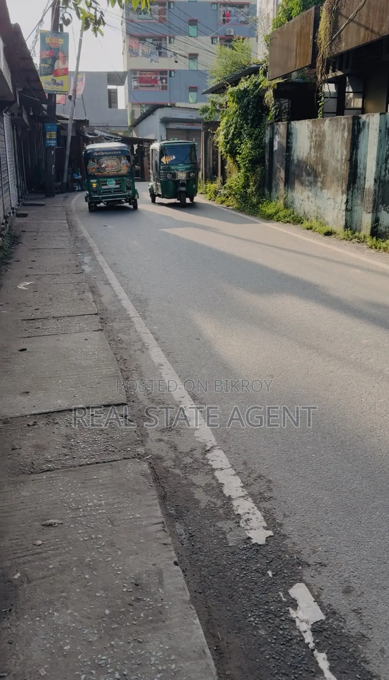 কর্ণেলহাটে ৩ বেডরুমের ঘর বিক্রির জন্য