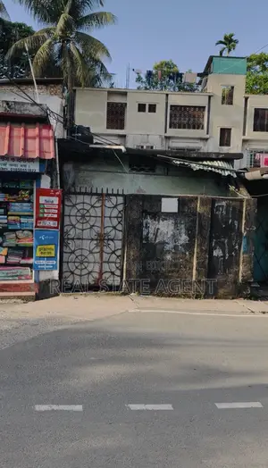 কর্ণেলহাটে ৩ বেডরুমের ঘর বিক্রির জন্য
