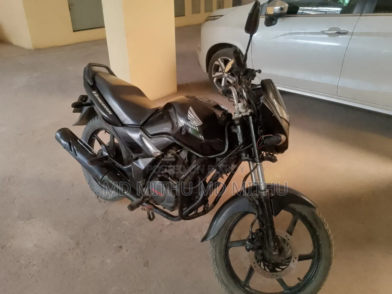 হোন্ডা ইউনিকর্ন ২০১০ কালো