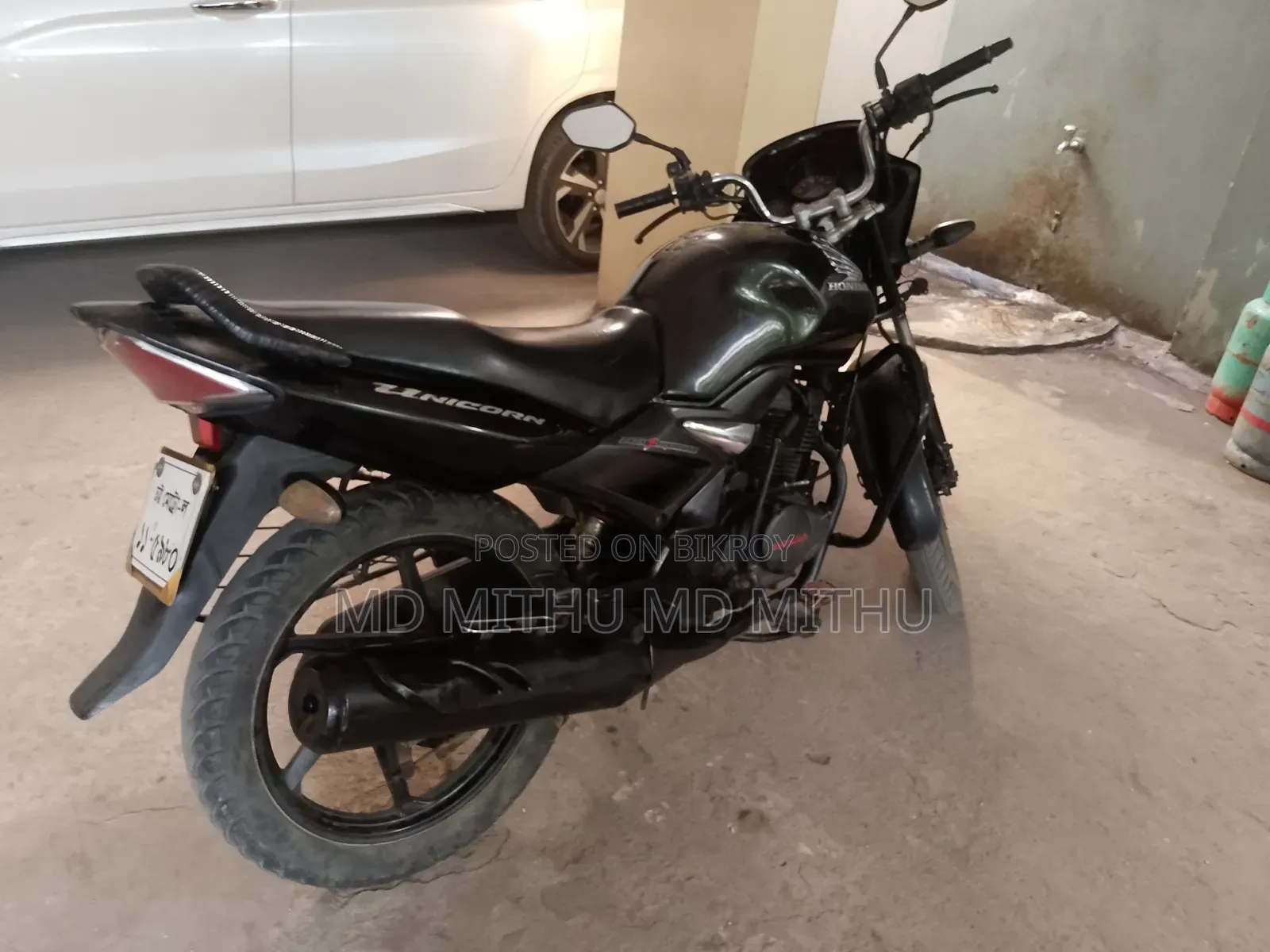 হোন্ডা ইউনিকর্ন ২০১০ কালো