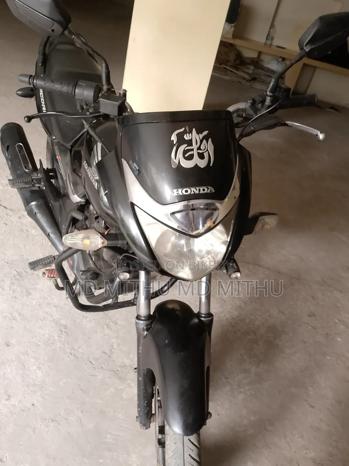 হোন্ডা ইউনিকর্ন ২০১০ কালো