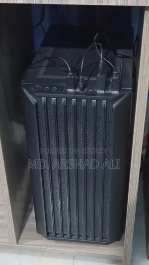 Desktop Computer 8GB AMD Ryzen 5 SSD 256GB