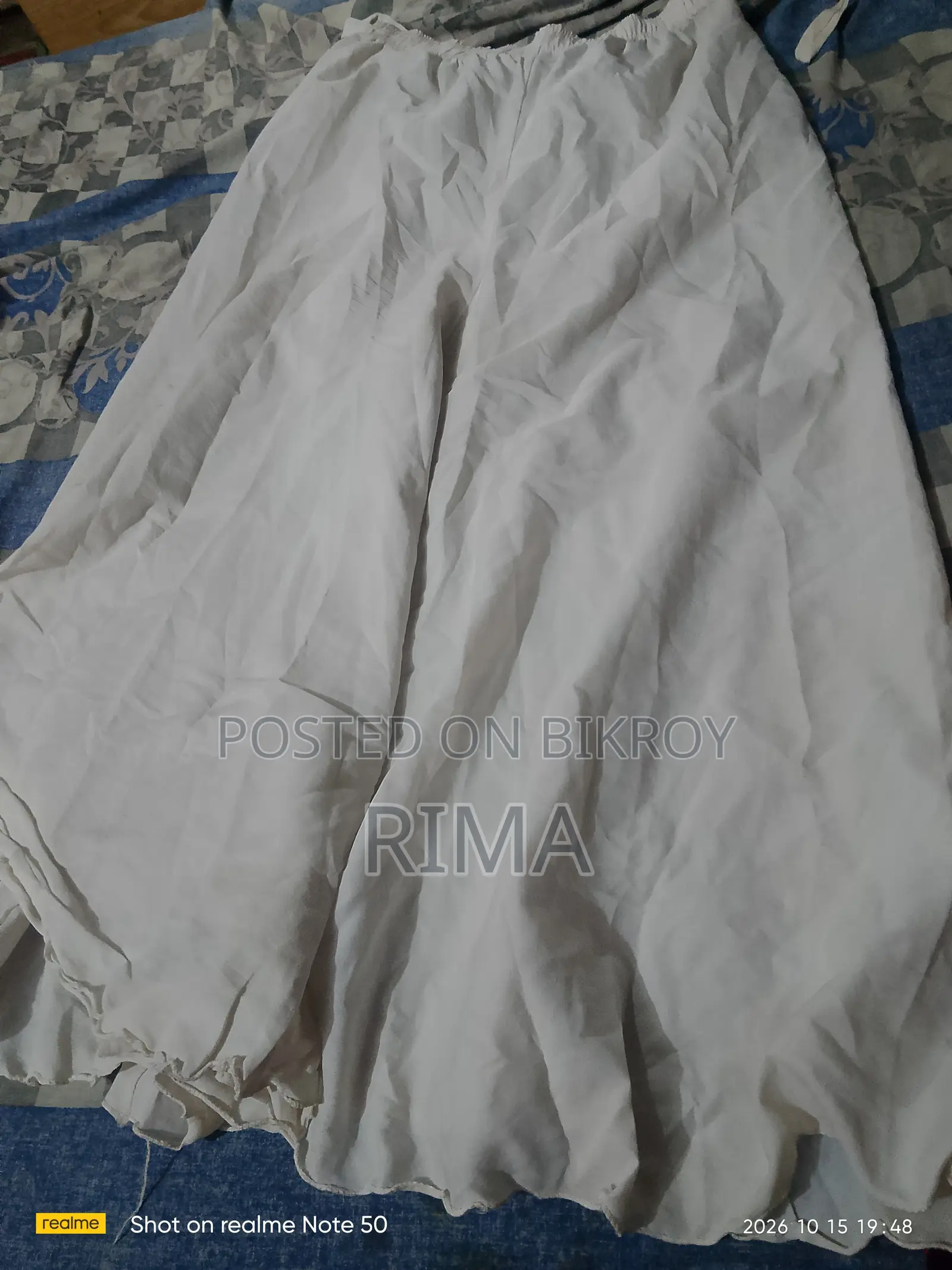 জামাগুলো বিক্রি করা হবে