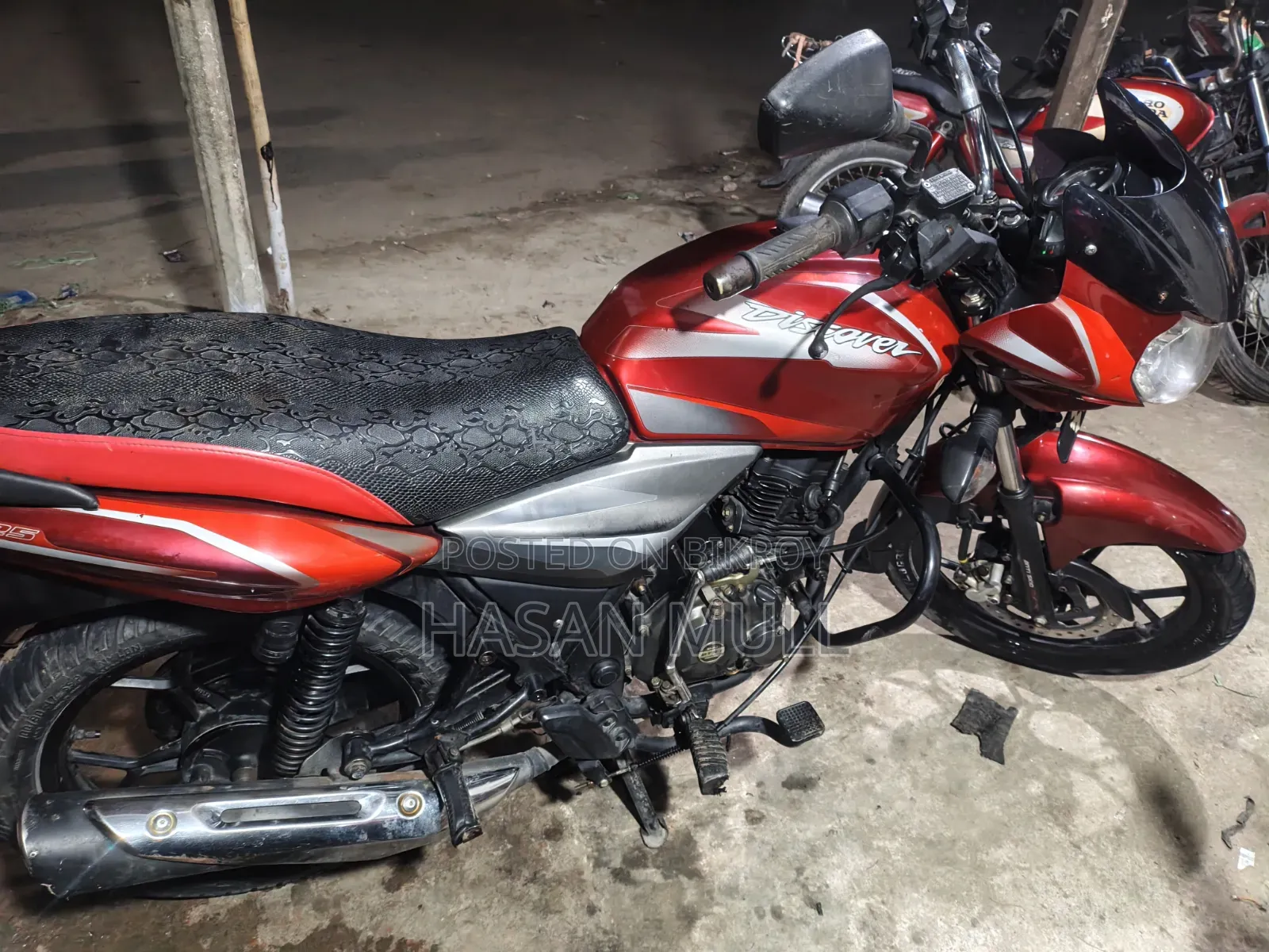 বাজাজ ডিসকভার ১২৫ ২০২০ রেড