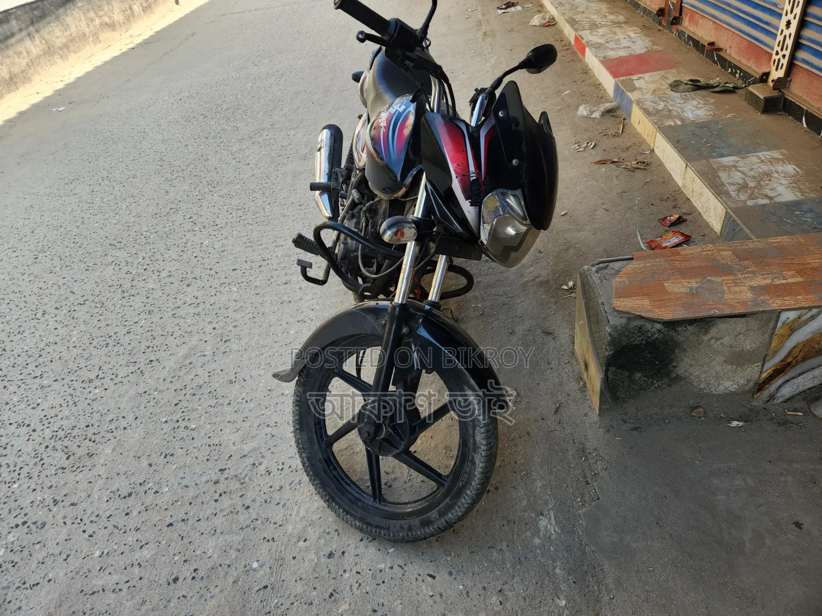 নতুন বাজাজ ডিসকভার ১০০ ২০১৫ ব্ল্যাক