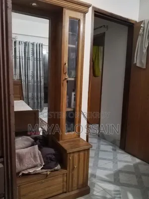অফার প্রাইসে আলমিরা এবং ড্রেসিং টেবিল