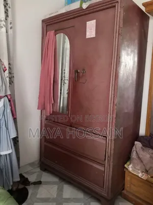 অফার প্রাইসে আলমিরা এবং ড্রেসিং টেবিল
