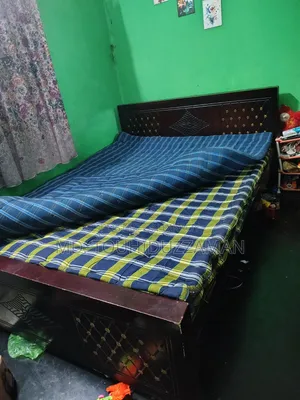 মালয়েশিয়ান উডের খাট ৫/৭ ফিট