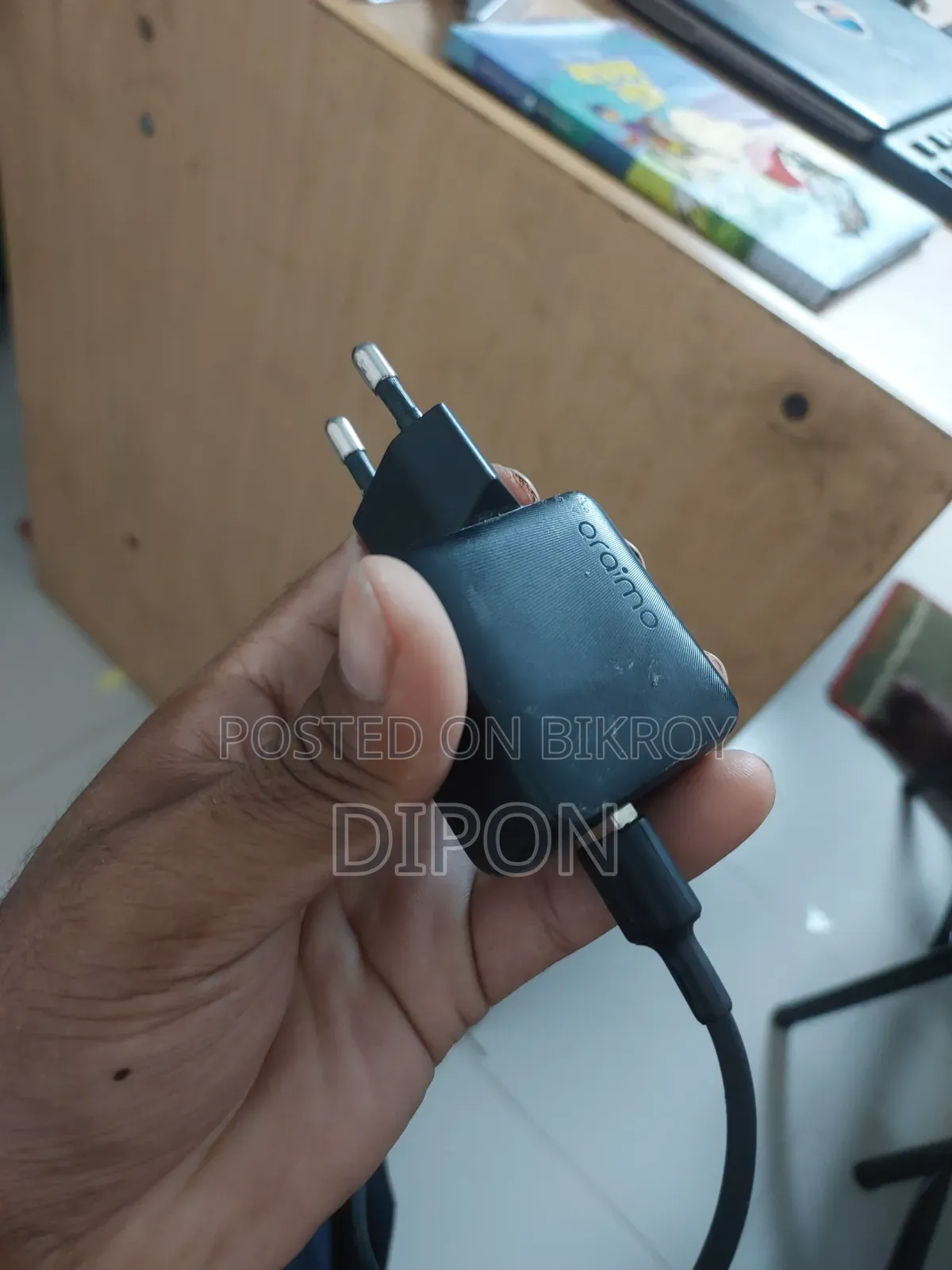 ওরাইমো ১৮ ওয়াট চার্জার (অ্যাডাপ্টার+ক্যাবল)