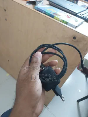 ওরাইমো ১৮ ওয়াট চার্জার (অ্যাডাপ্টার+ক্যাবল)