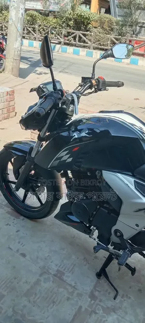 TVS Apache RTR 160 4V 2022 Black