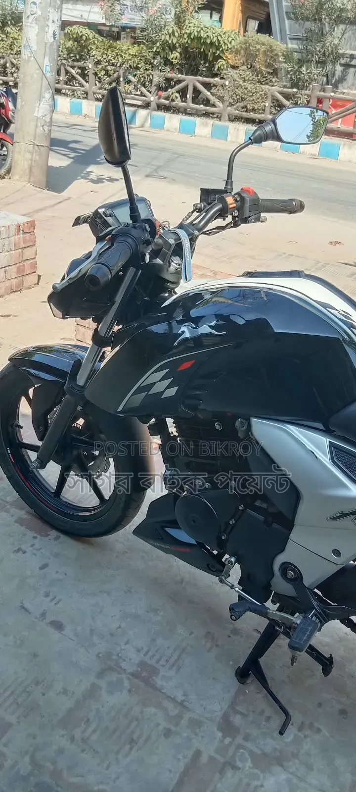 TVS Apache RTR 160 4V 2022 Black