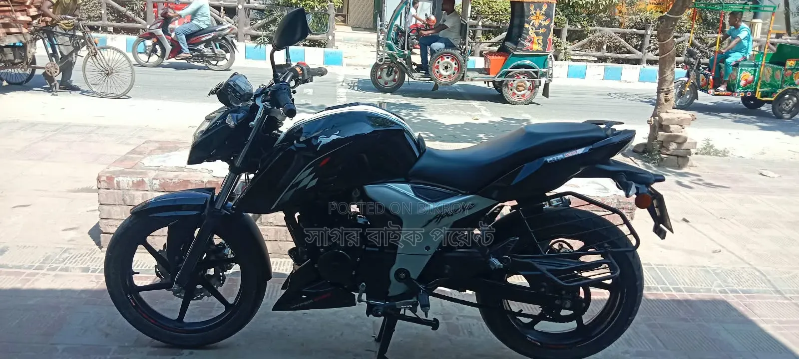 TVS Apache RTR 160 4V 2022 Black