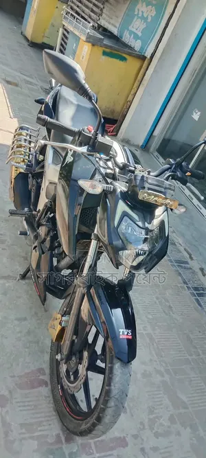 TVS Apache RTR 160 4V 2022 Black
