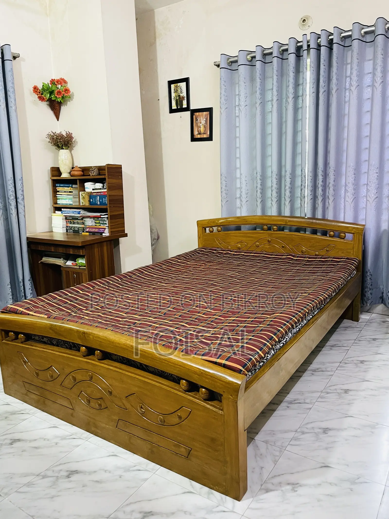 সেগুন কাঠের খাট (৫’x৭’), ম‍্যাট্রেস এবং তোষক সহ