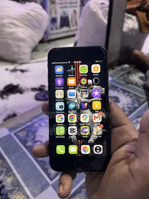 অ্যাপল আইফোন এসই (২০২০) ১২৮ জিবি ব্ল্যাক