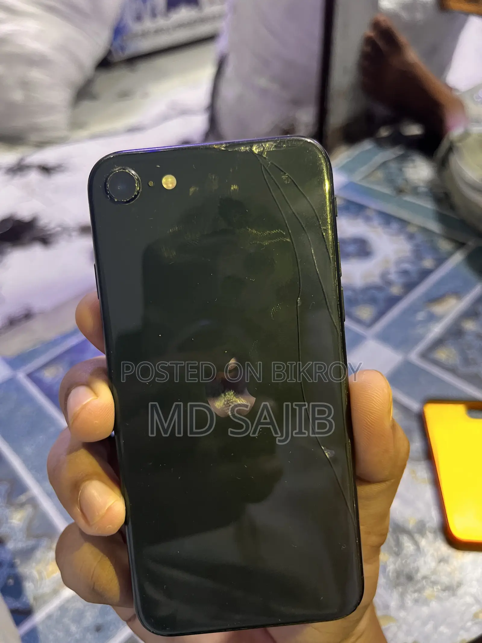 অ্যাপল আইফোন এসই (২০২০) ১২৮ জিবি ব্ল্যাক